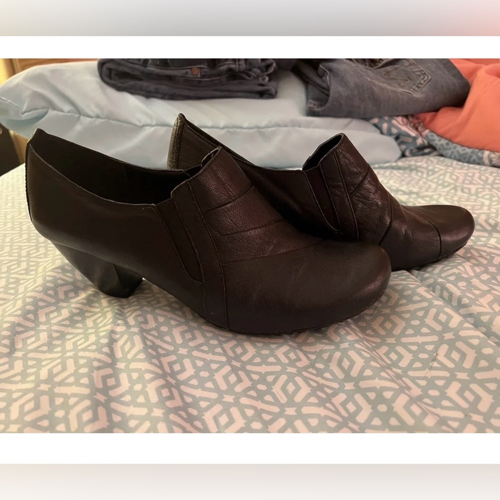 Bare Traps Leather Booties Size 10